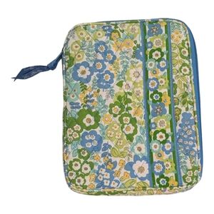 Vera Bradley 7"x9" Padded Electronics Case Like New